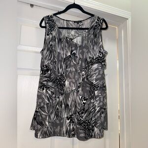 Notations Black and White Patterned Sleeveless Blouse